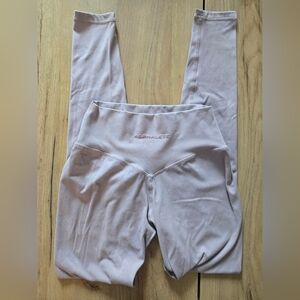 Alphalete Tenacity Dip Back Leggings – Purple Noir – Size Small